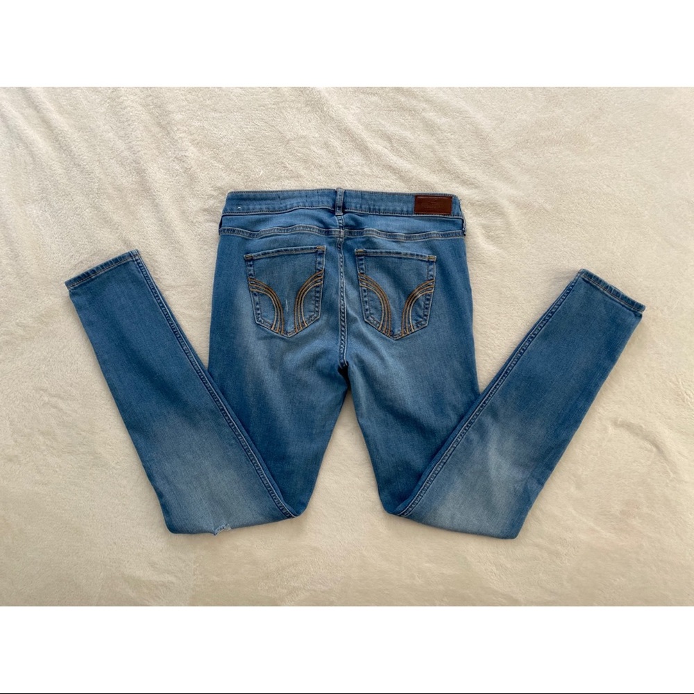 Hollister Rip Jeans 👖✨ - Picture 3 of 4